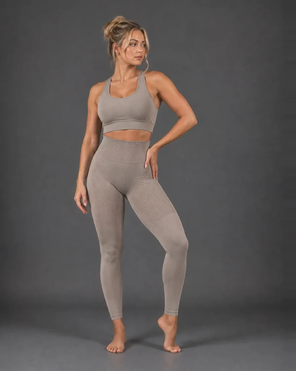 Neovia Sculpting Legging — Sand Gray, front view